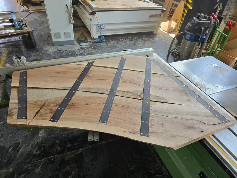 Corner table, in the making, photo 10